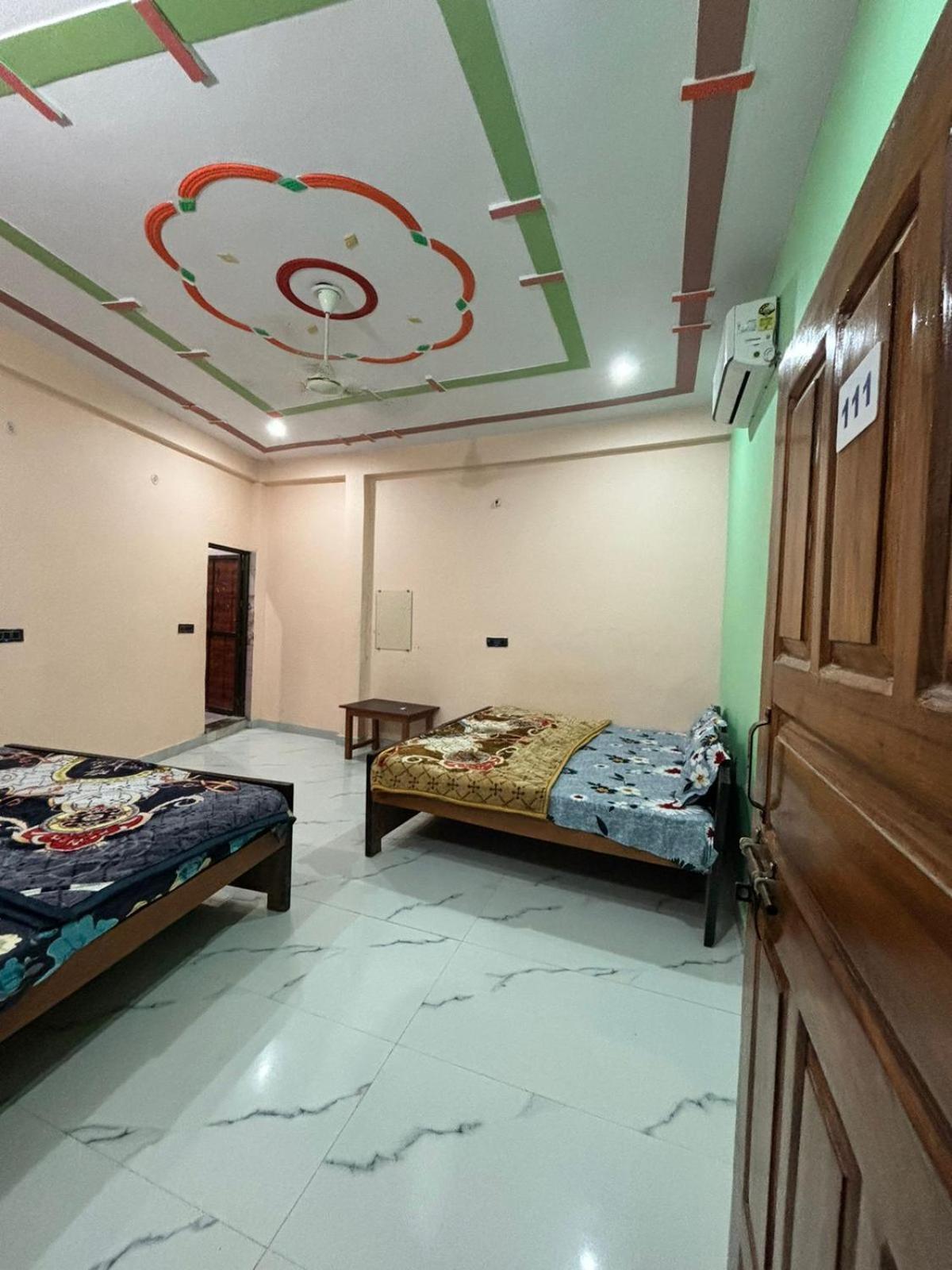 Chandrika Palace 500 Meter From Ayodhya Railway And Ram Mandir Dış mekan fotoğraf